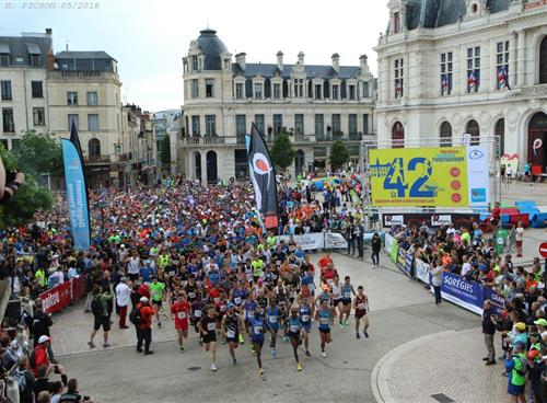 Départ du Marathon Place du Maréchal Leclerc de Poitiers 