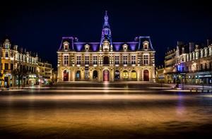 le centre historique de Poitiers près du camping du Futur