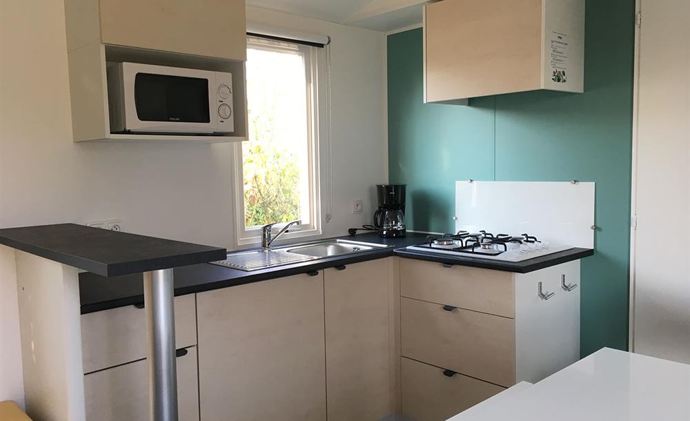 Cuisine d'un mobile-home 4 chambres au Camping du Futur