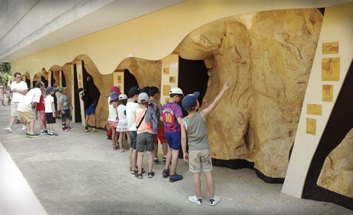le Centre d'interprétation du Roc aux Sorciers