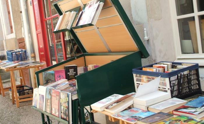 Bouquinistes à Montmorillon