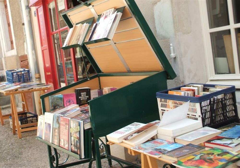 Bouquinistes à Montmorillon