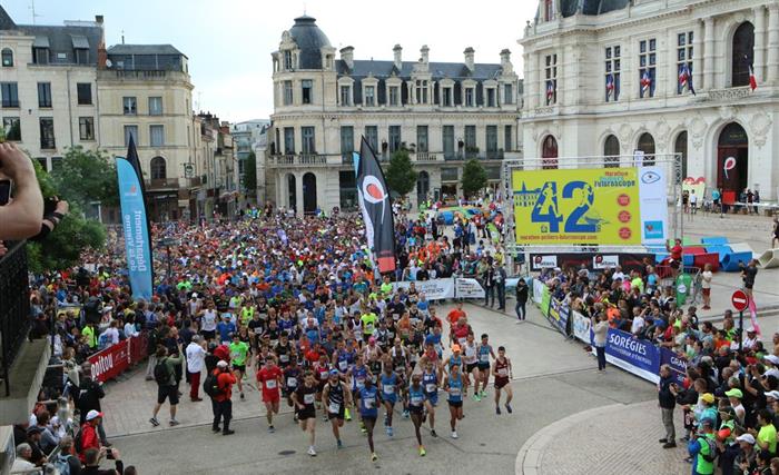 Départ du Marathon Place du Maréchal Leclerc de Poitiers 