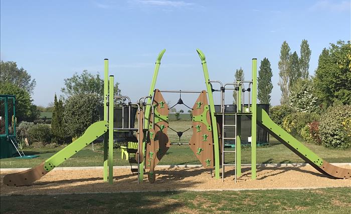 Aire de jeux Proludic au Camping du Futur, près du Futuroscope